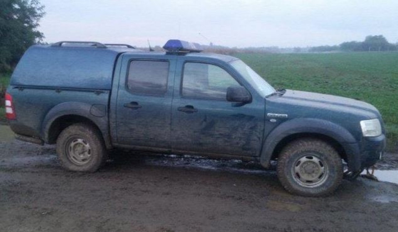 Járőrautónak álcázták a terepjárót