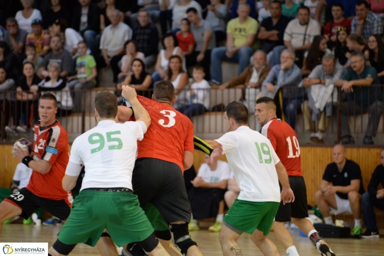 Hazai pályán a kézisek