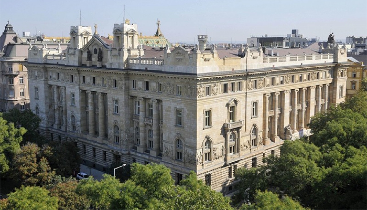 Megnyerte az MNB a forinthiteles pereket