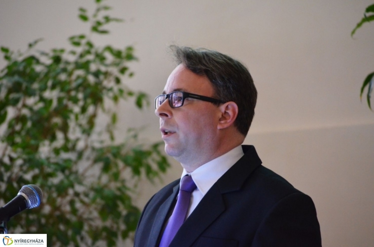 Dr. Onder Csabát választották