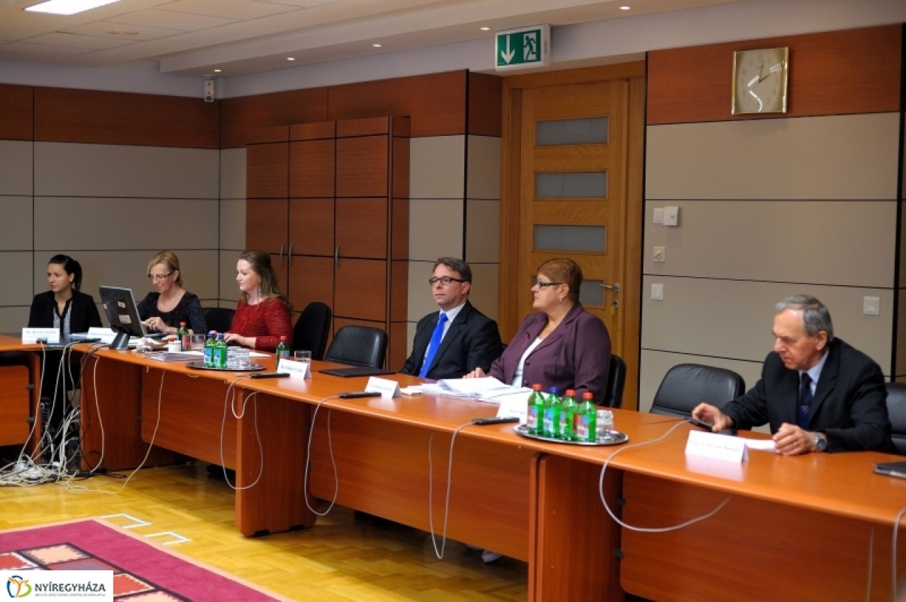 Felszállt a fehér füst – Új rektort választottak a főiskolán