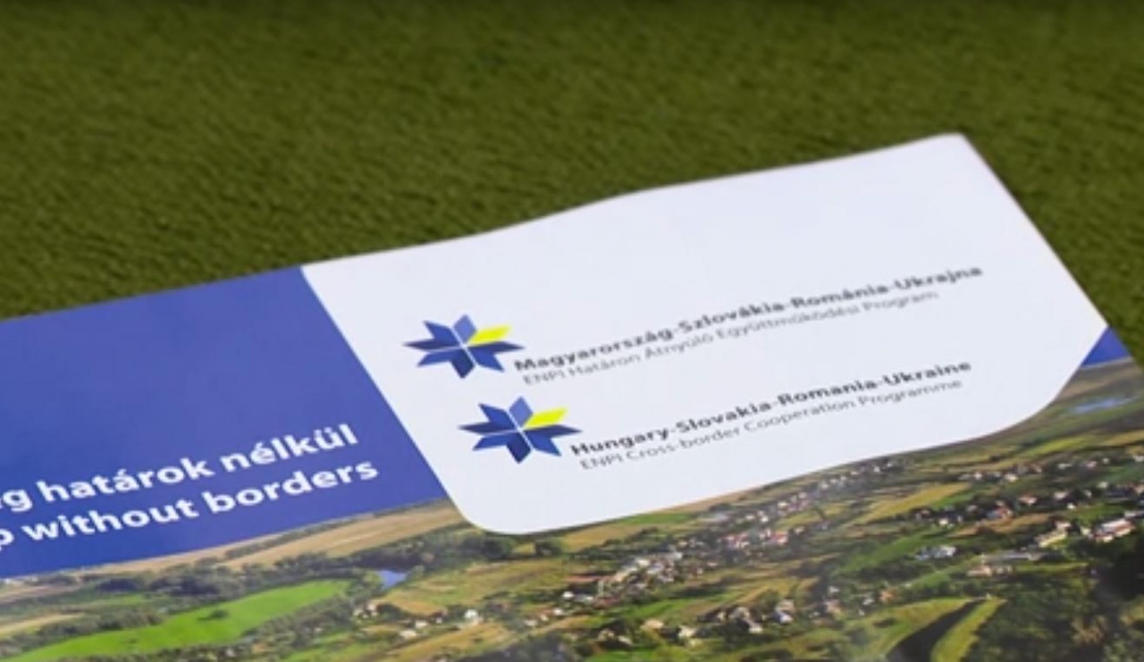 Az utak és hidak építése is a turizmust segíti