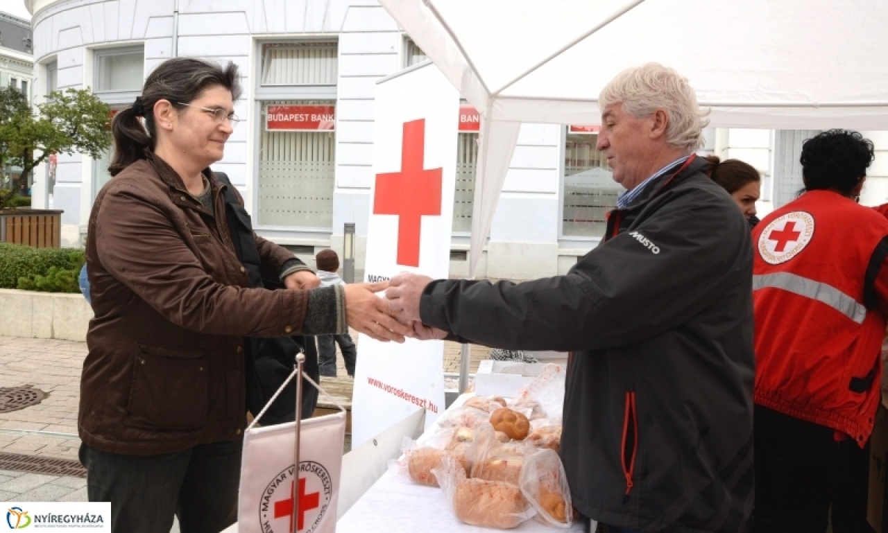 Ingyen adták a kenyeret a pékek!