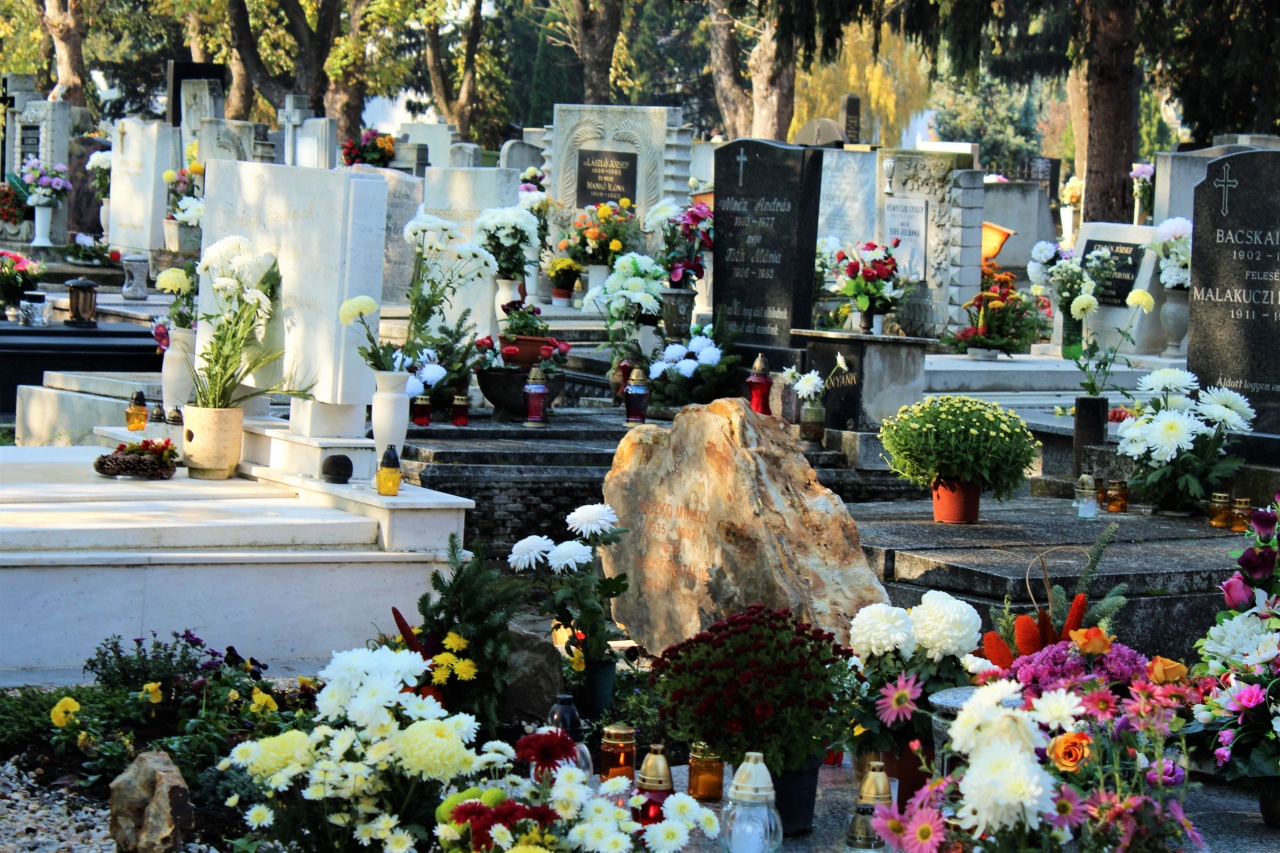 Szombat délelőtt a nyíregyházi temetőben