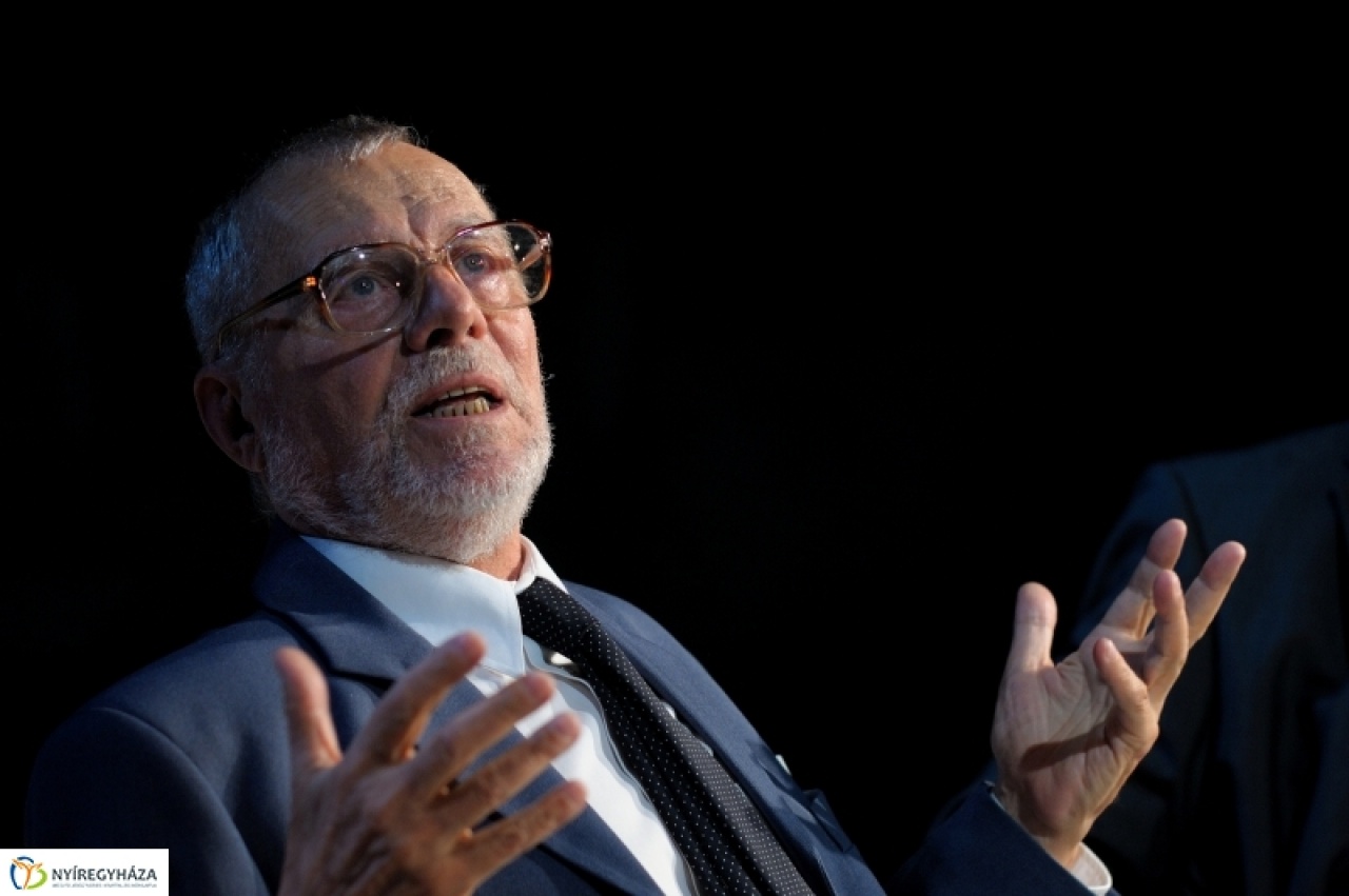 Isten éltesse, Frici bácsi!