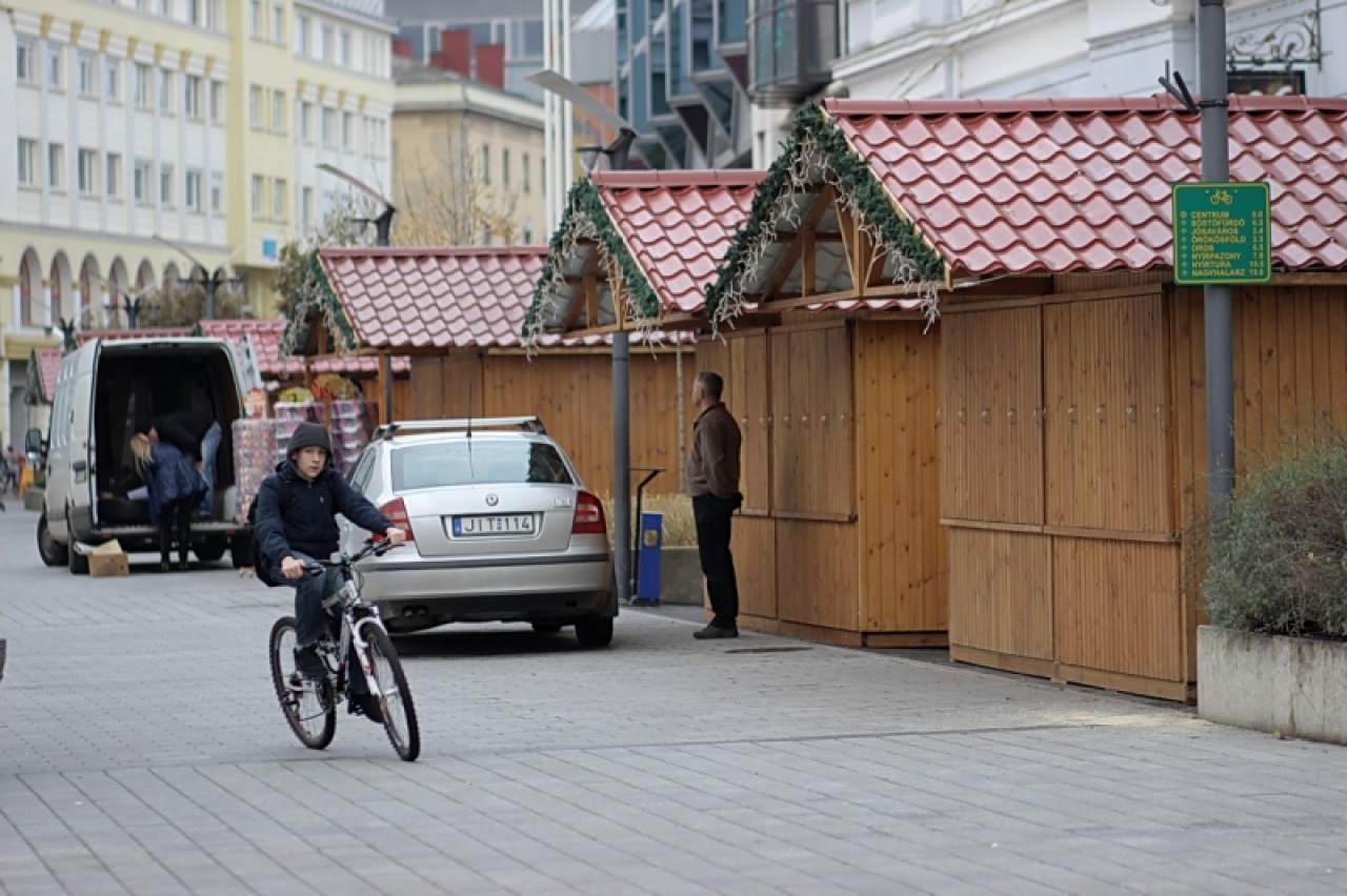 Vasárnap kezdődik a karácsonyi forgatag Nyíregyházán