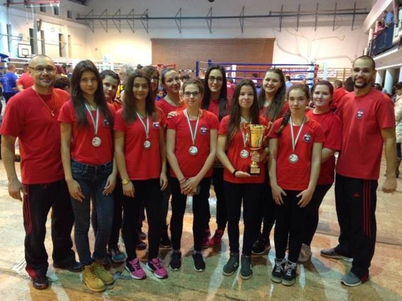 Tíz érem a női OB-ról