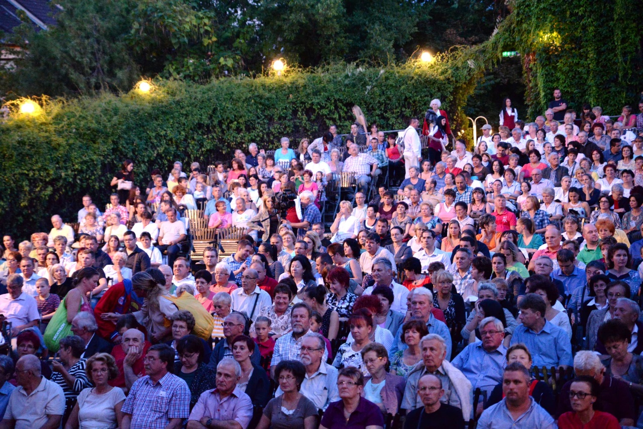 A szabadtéri színpad milliárdos megújulása
