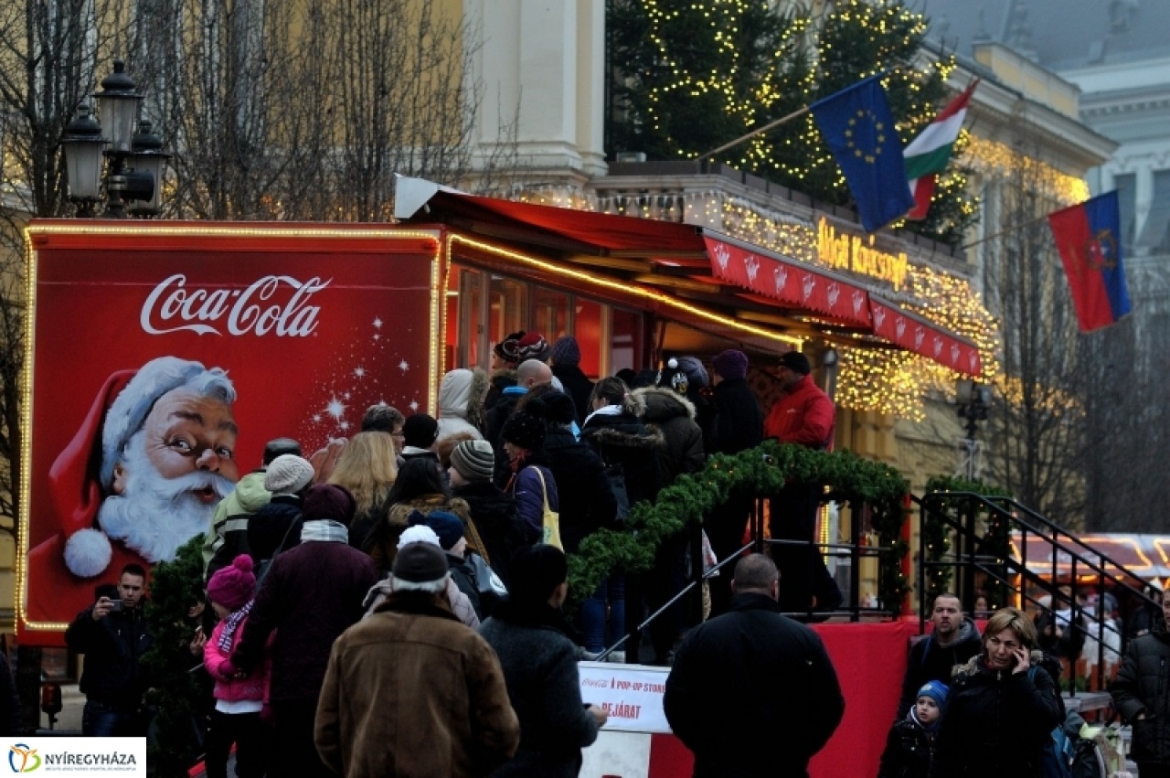 Nyíregyházára érkezett a Coca-Cola Karácsonyi Karaván
