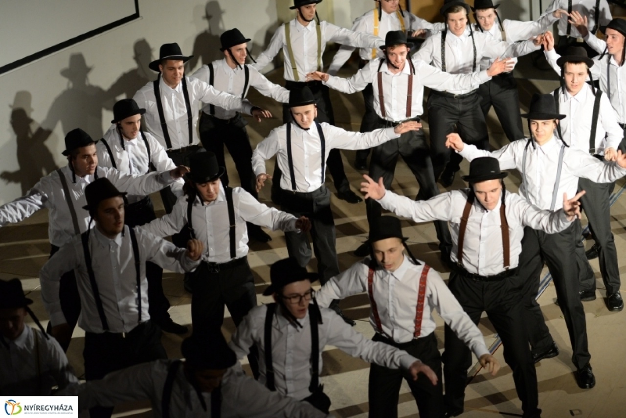 Szalagavatók a képernyőn