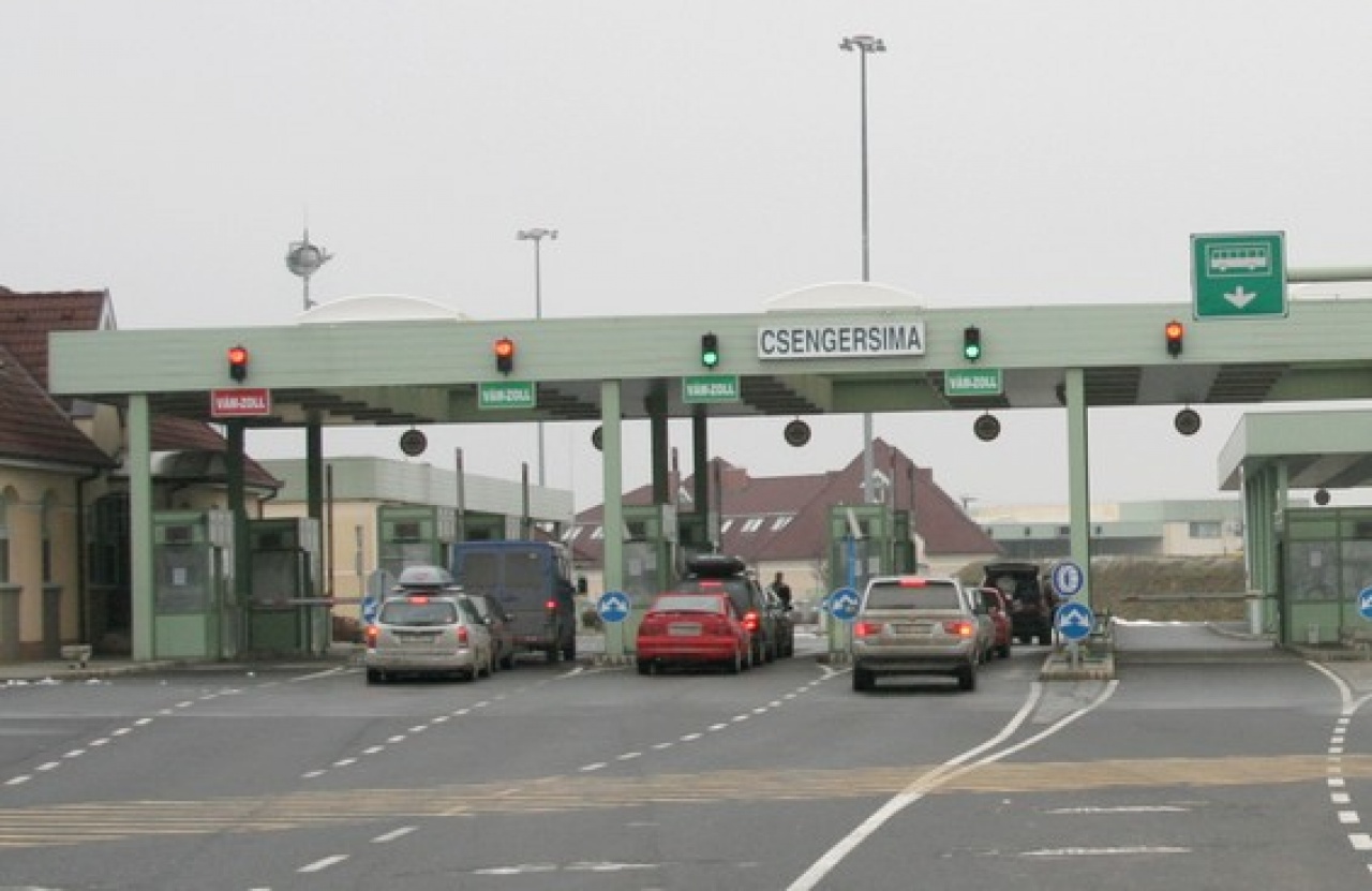 Több órát kell várakozni