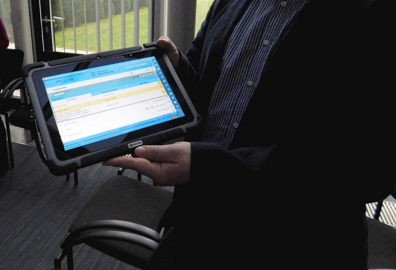 Új tabletek segítik a MÁV-START mozdonyvezetőinek munkáját