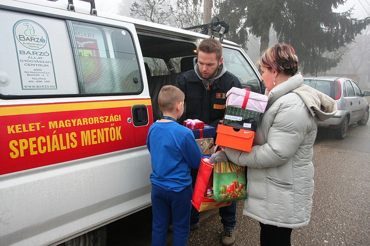 Sikeres volt a cipősdoboz akció