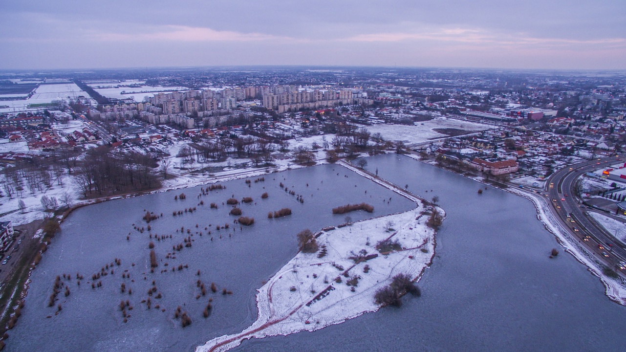 Fehér lepel a Bujtos körül