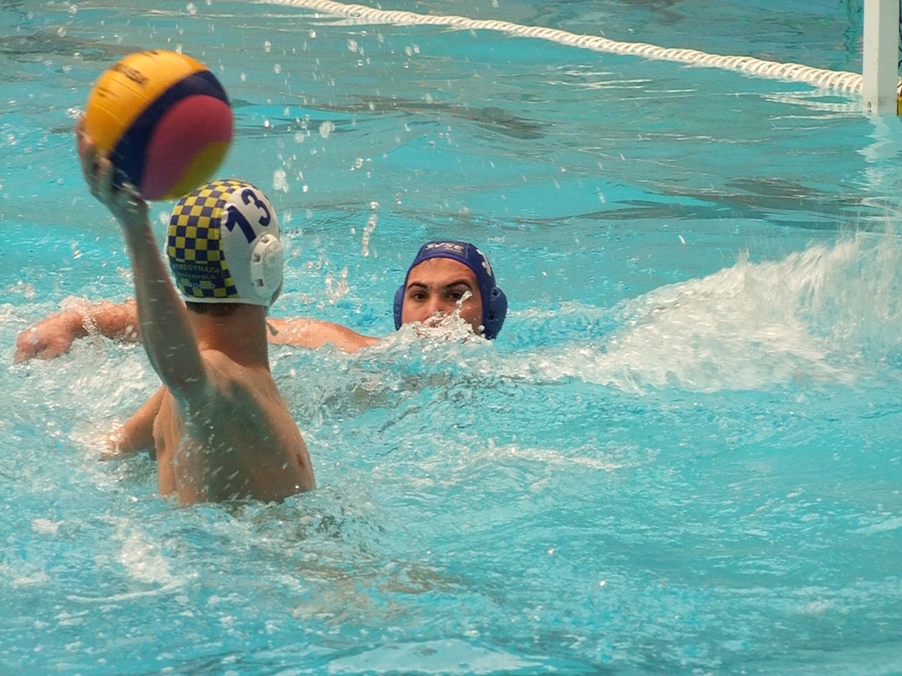 Két csapat – négy győzelem