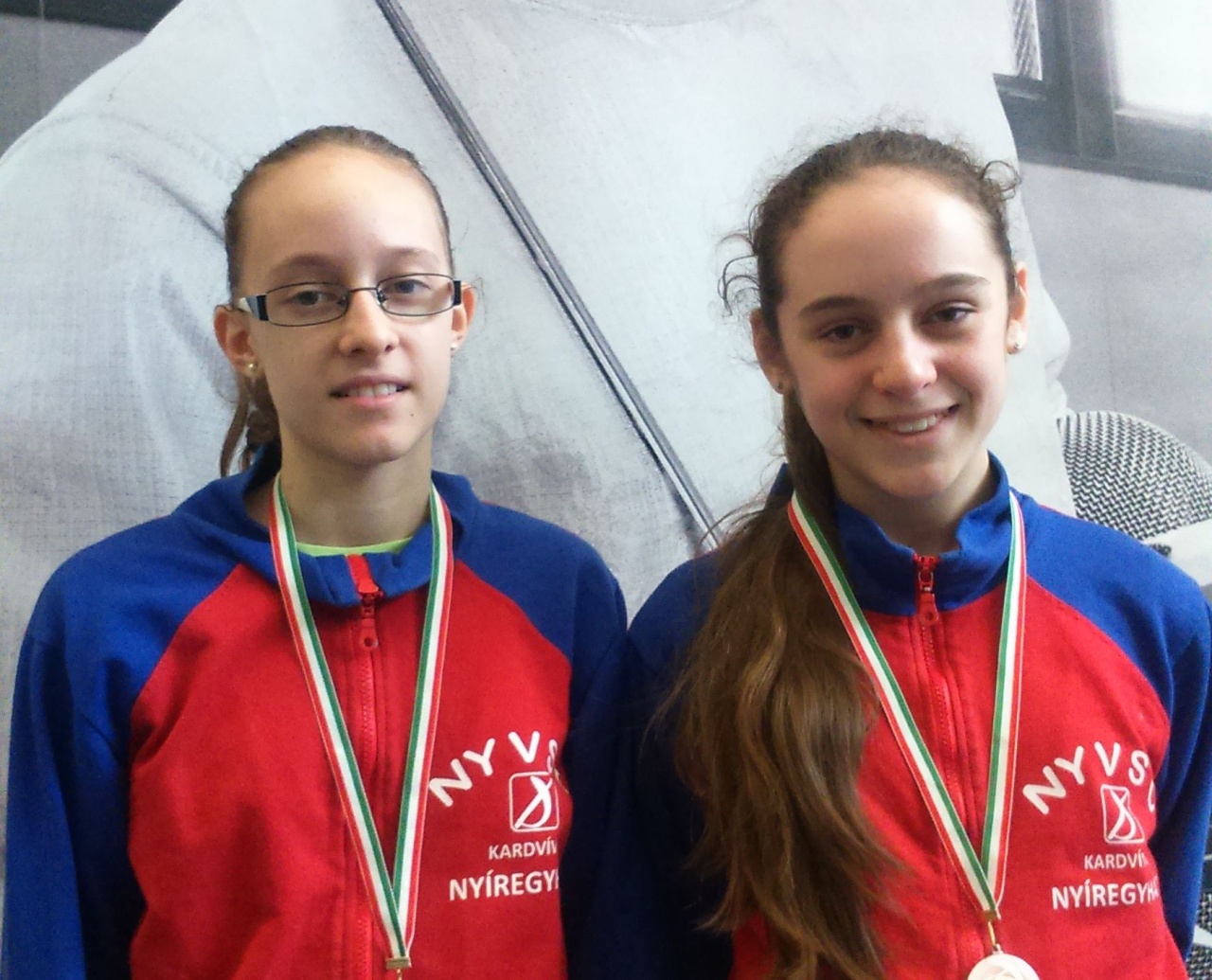 Három döntős helyezés