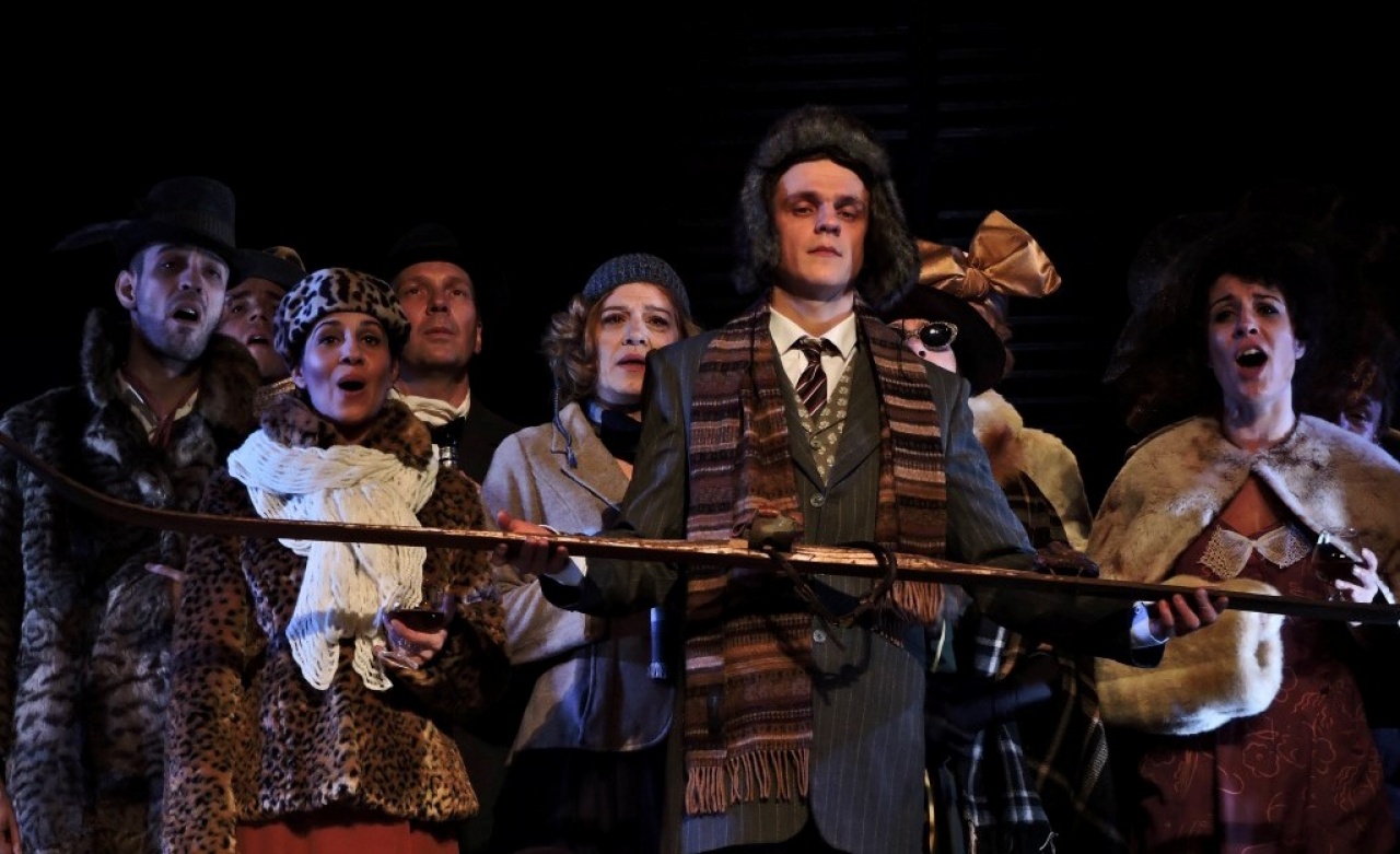 A Túl zajos magány csapatjáték