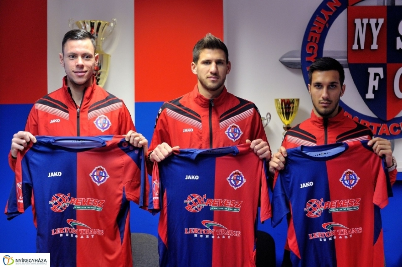 Bemutatták az új játékosokat