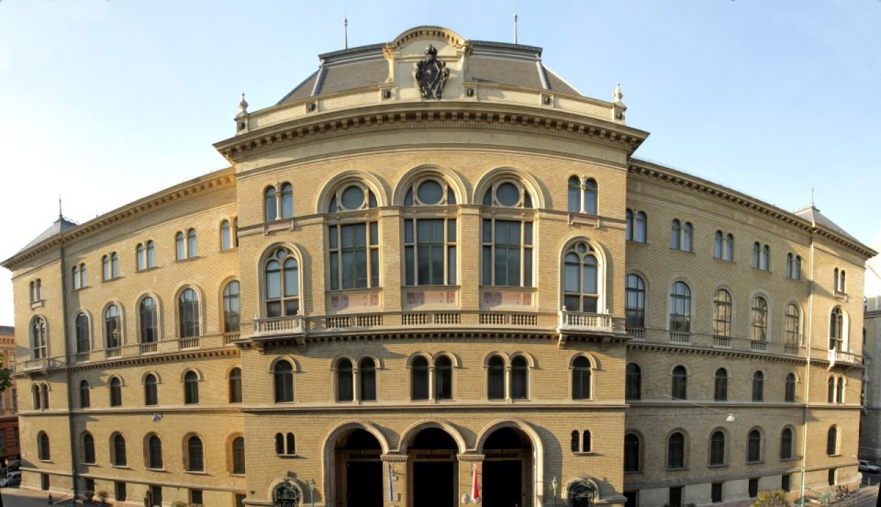 Ma kezdődik a tárgyalás a Szpari kizárásáról