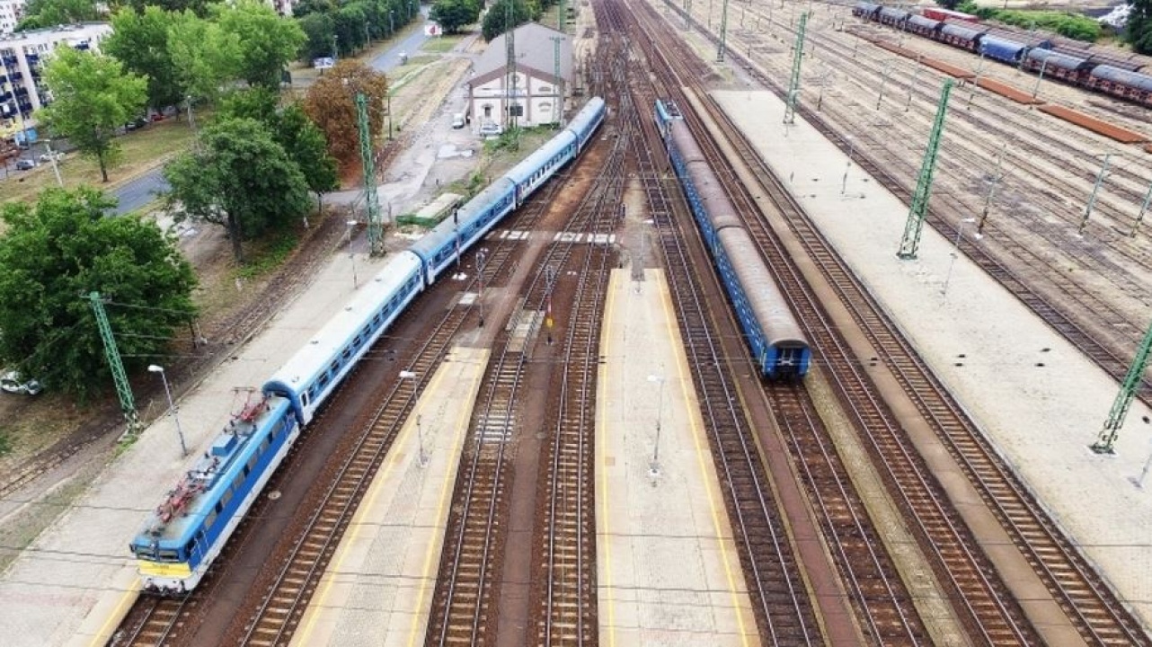 Diákmunkásokat keres a MÁV-START