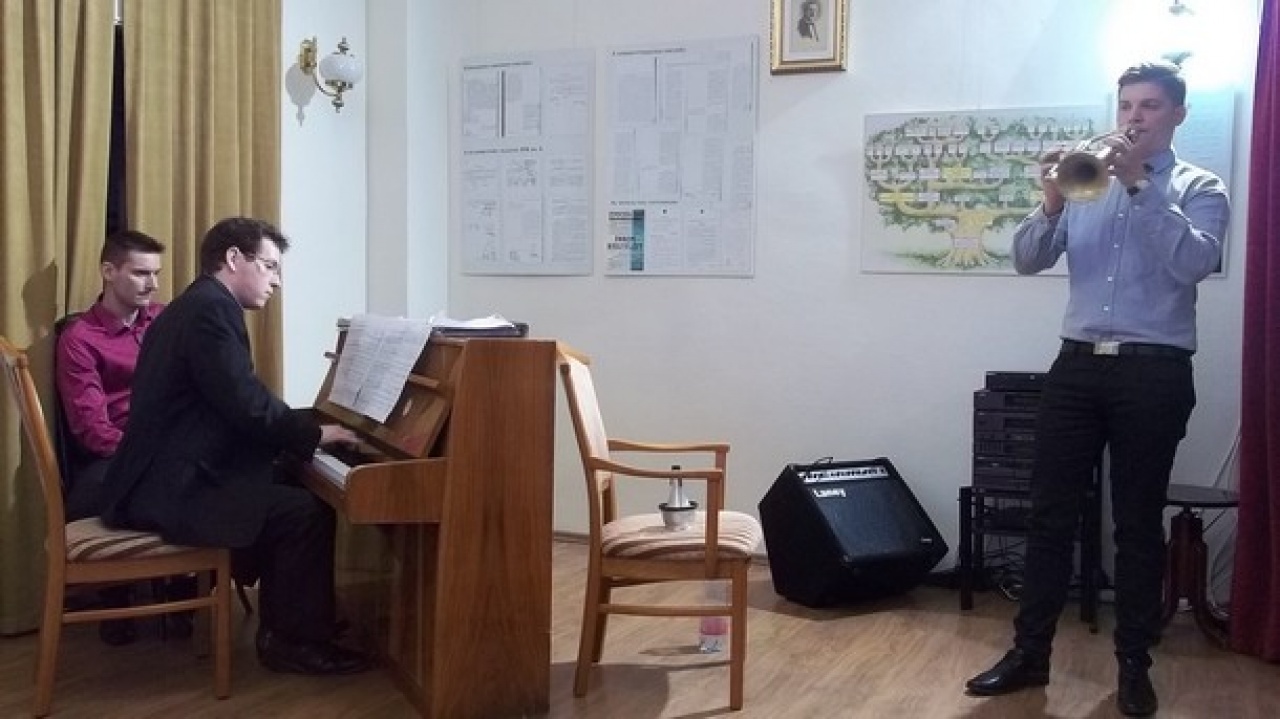 Kóczon Kornél külföldi versenyre készül