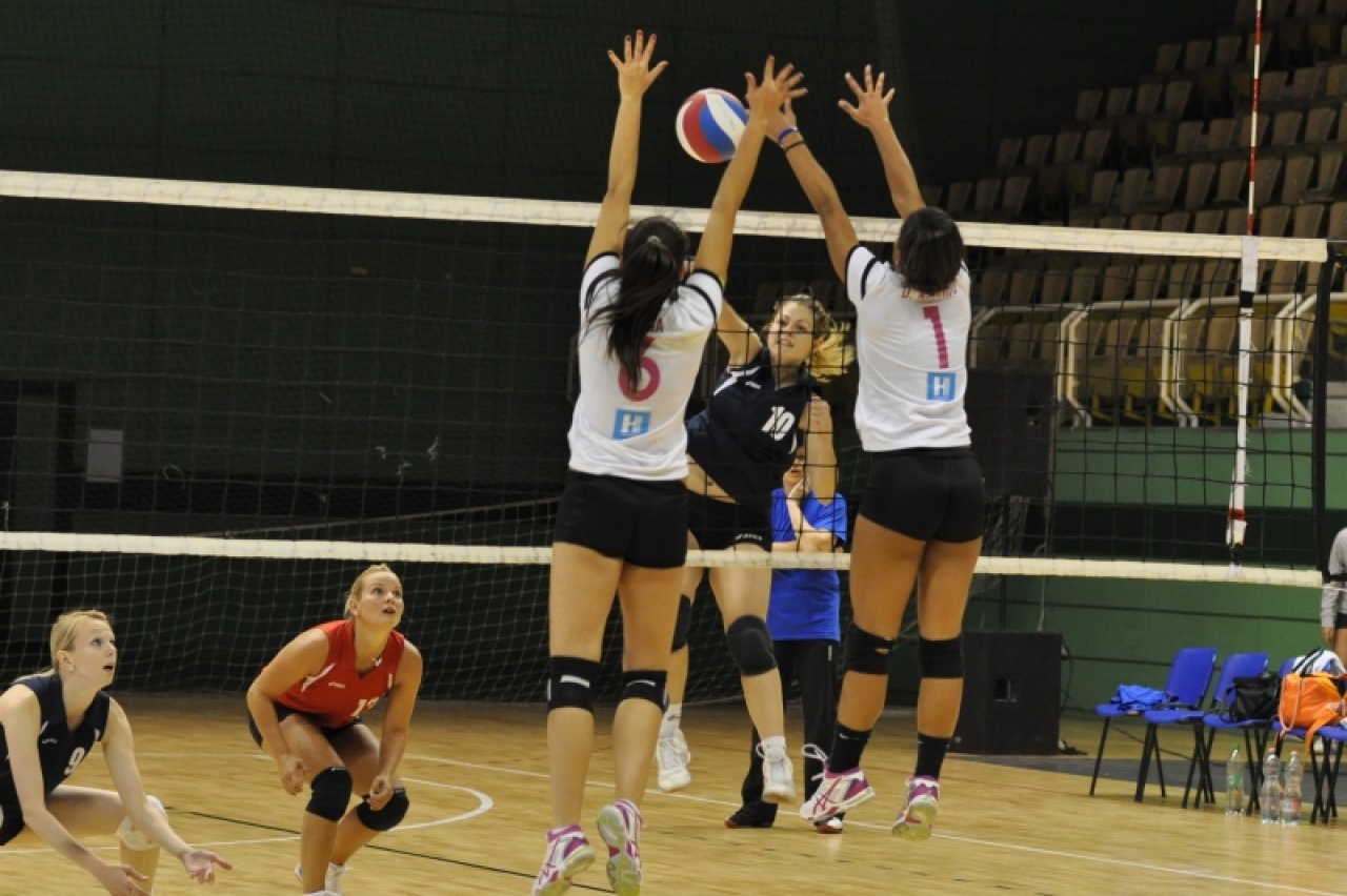 Jó játékkal nyertek a röplabdások