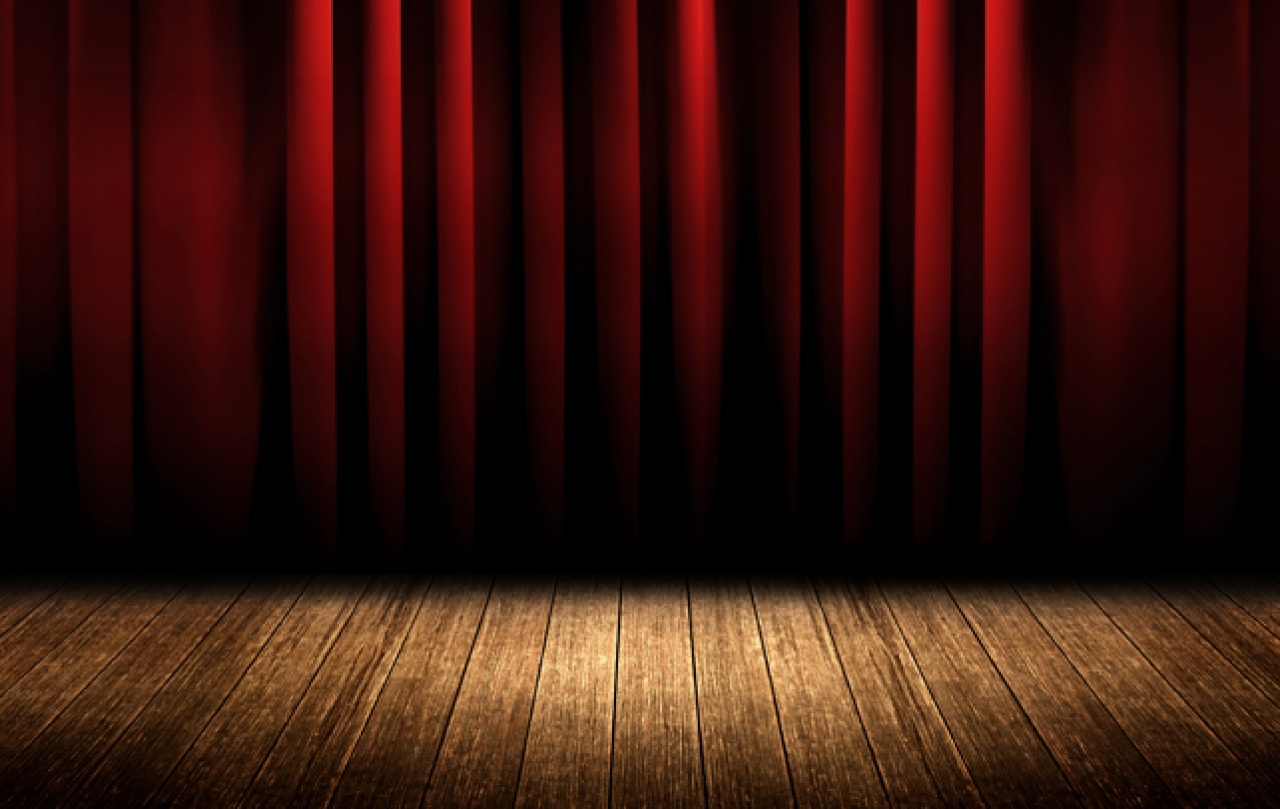 Retró színpad Bessenyei módra