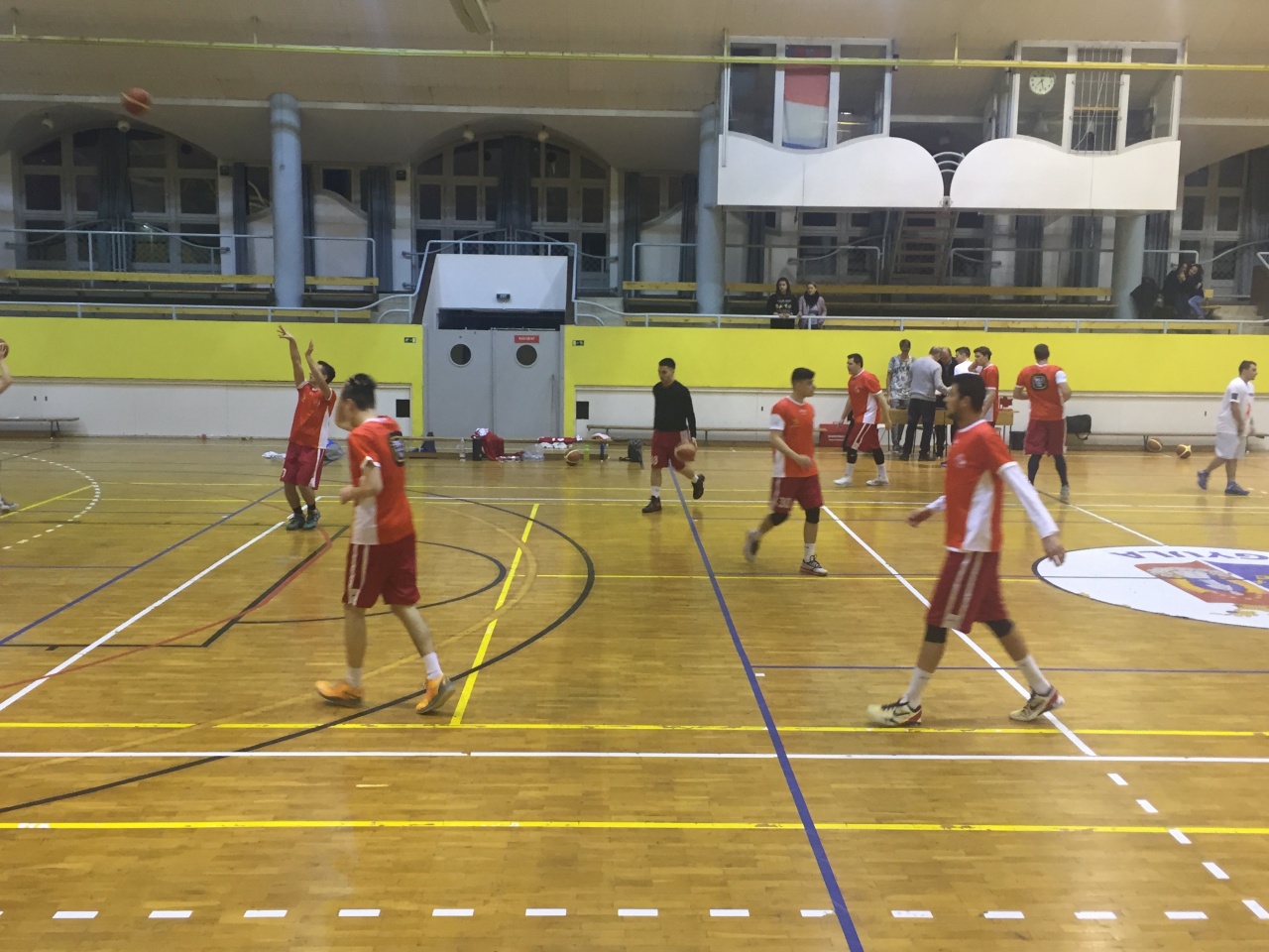 Három negyedig tartották magukat