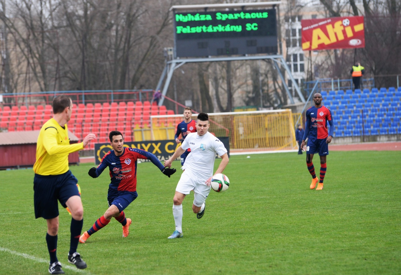 Öt gólt rúgott a Szpari