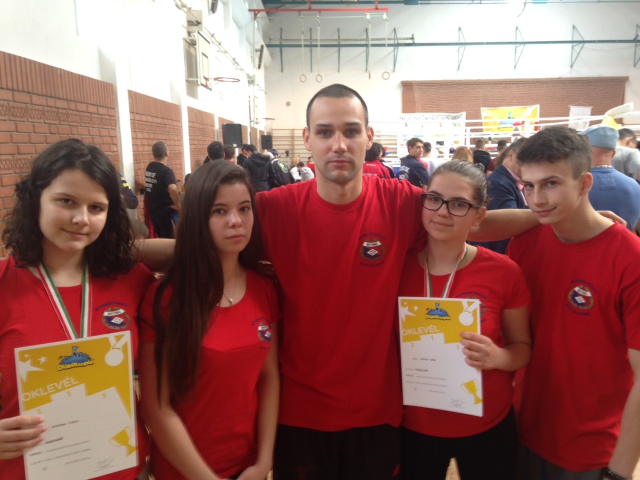 Két érem Vecsésről