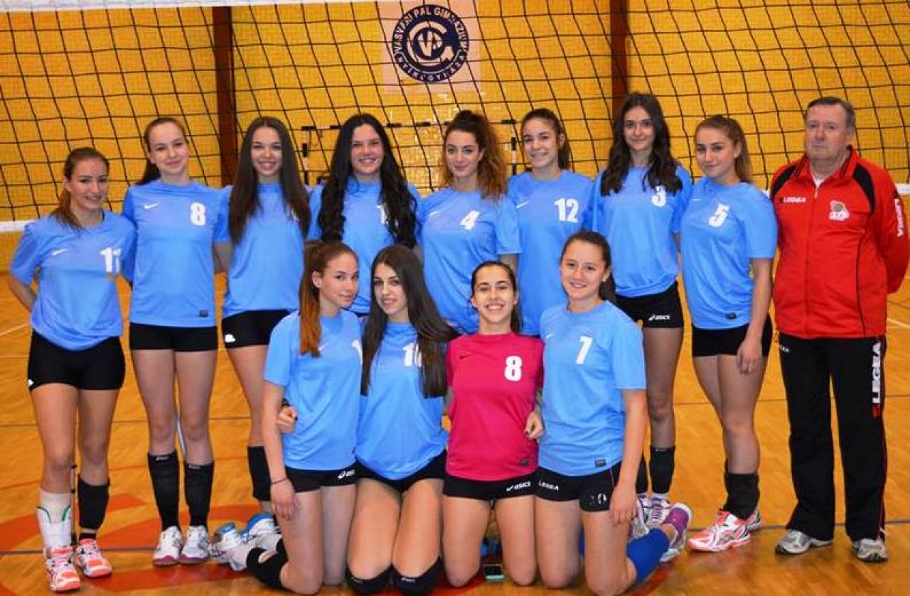 Döntőben a serdülők