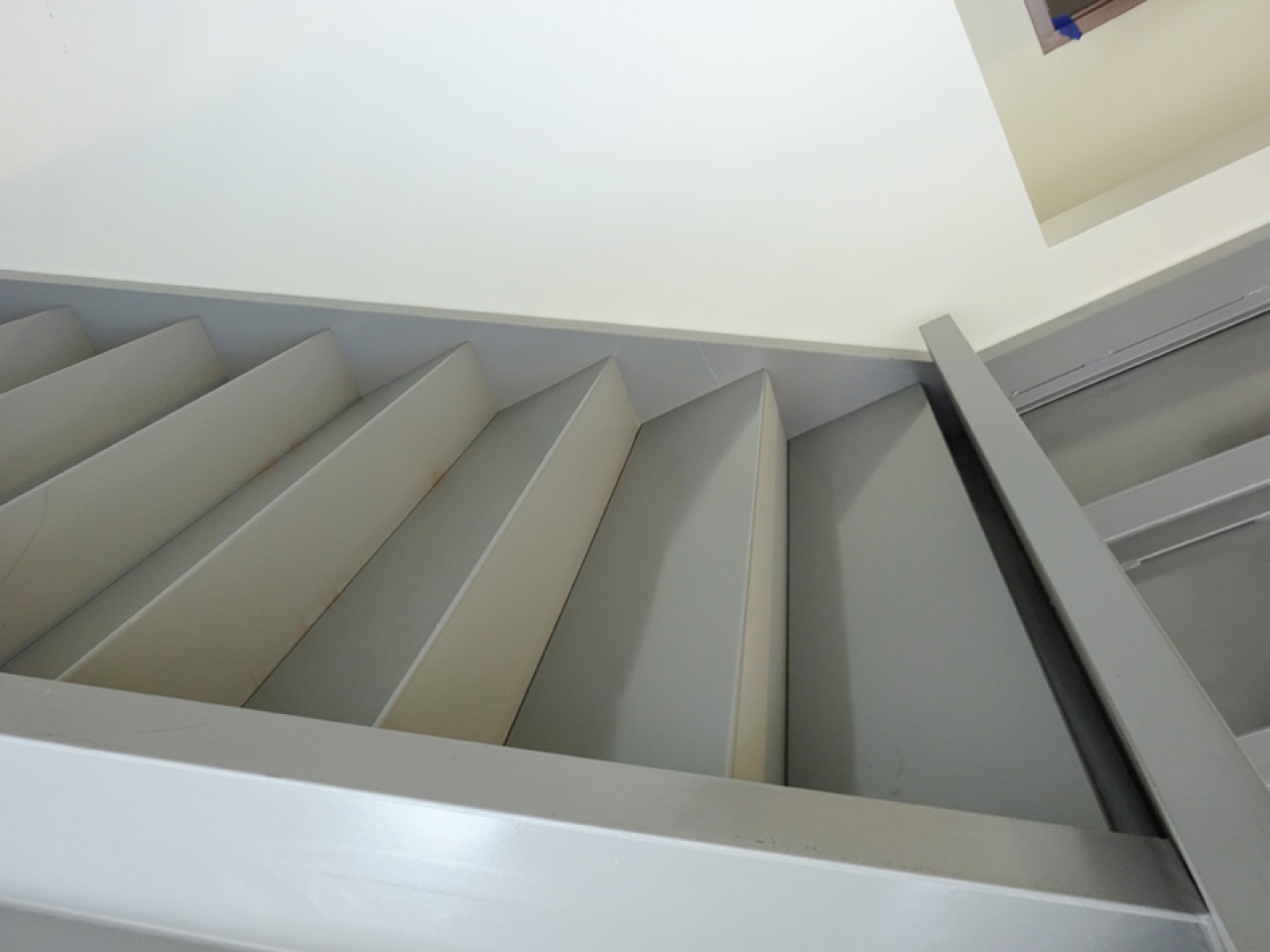 Lépcsőfelújítási munkálatok a kórházban