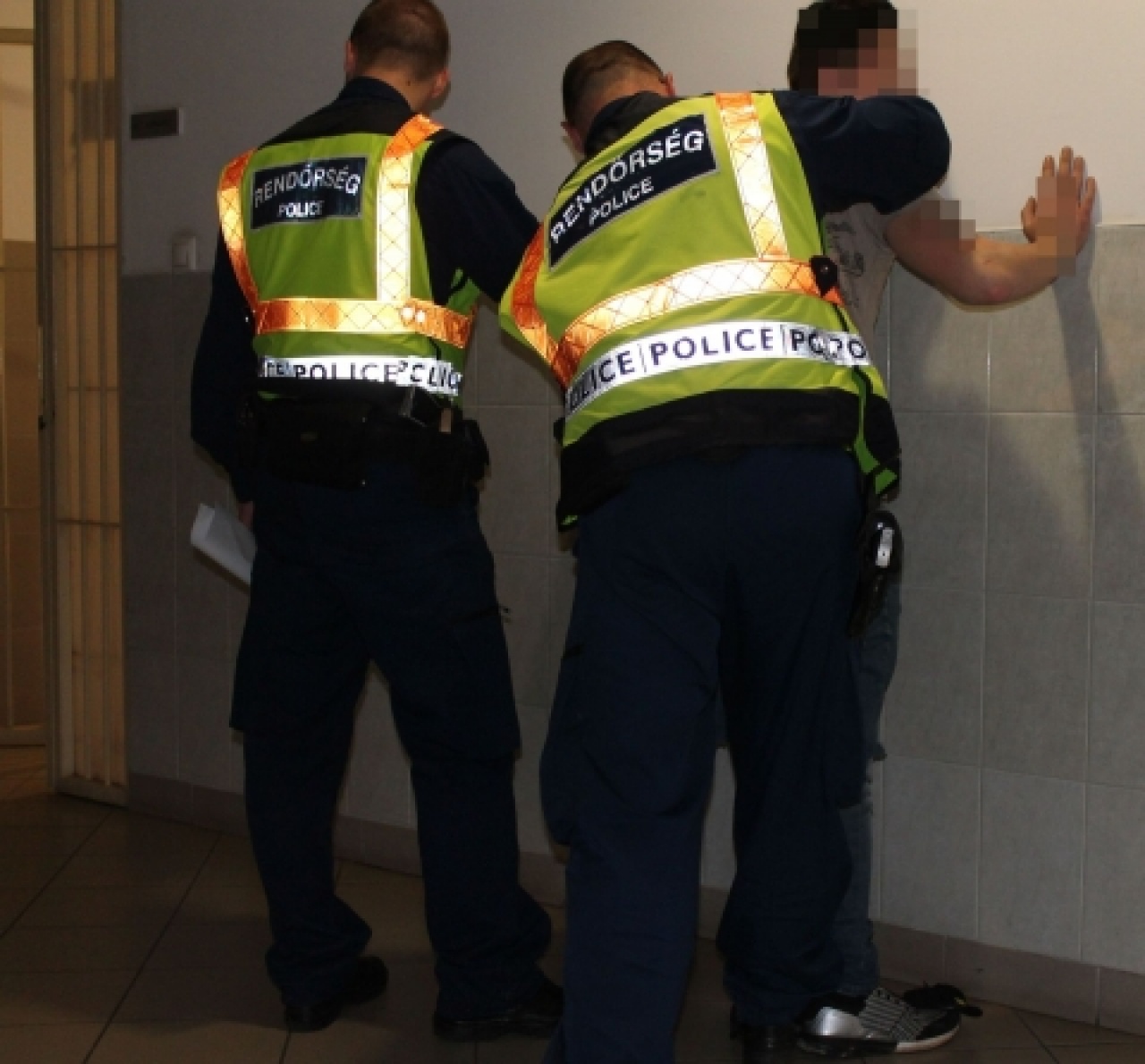 Rablás az Arany János utcán