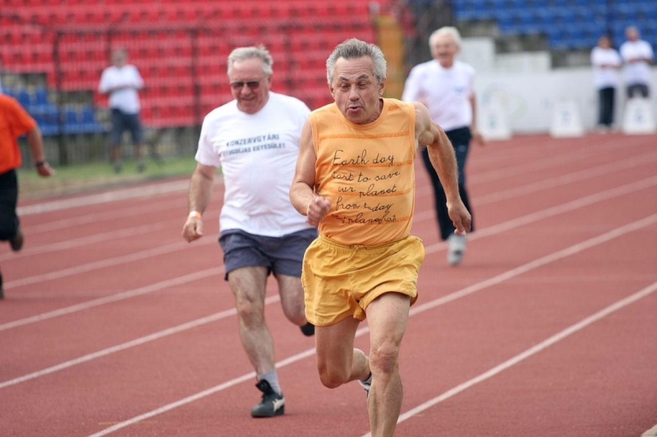 Sportolnak a szépkorúak