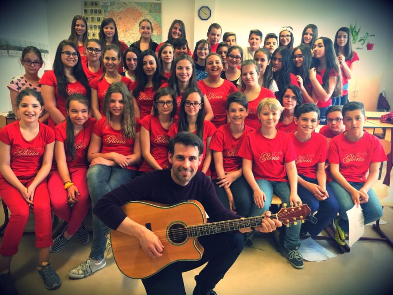 Rácz Gergő a Glória gyermekkórussal próbált Nyíregyházán