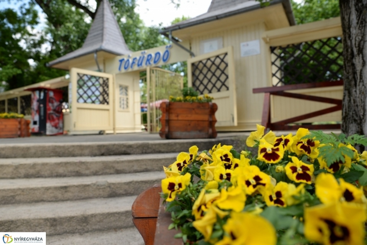 Szombaton nyit a Tófürdő, június 17-étől indul az éjszakai fürdőzés