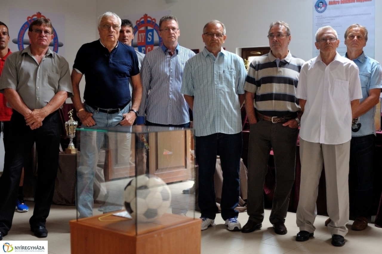 Gurul a labda a múzeumfaluban