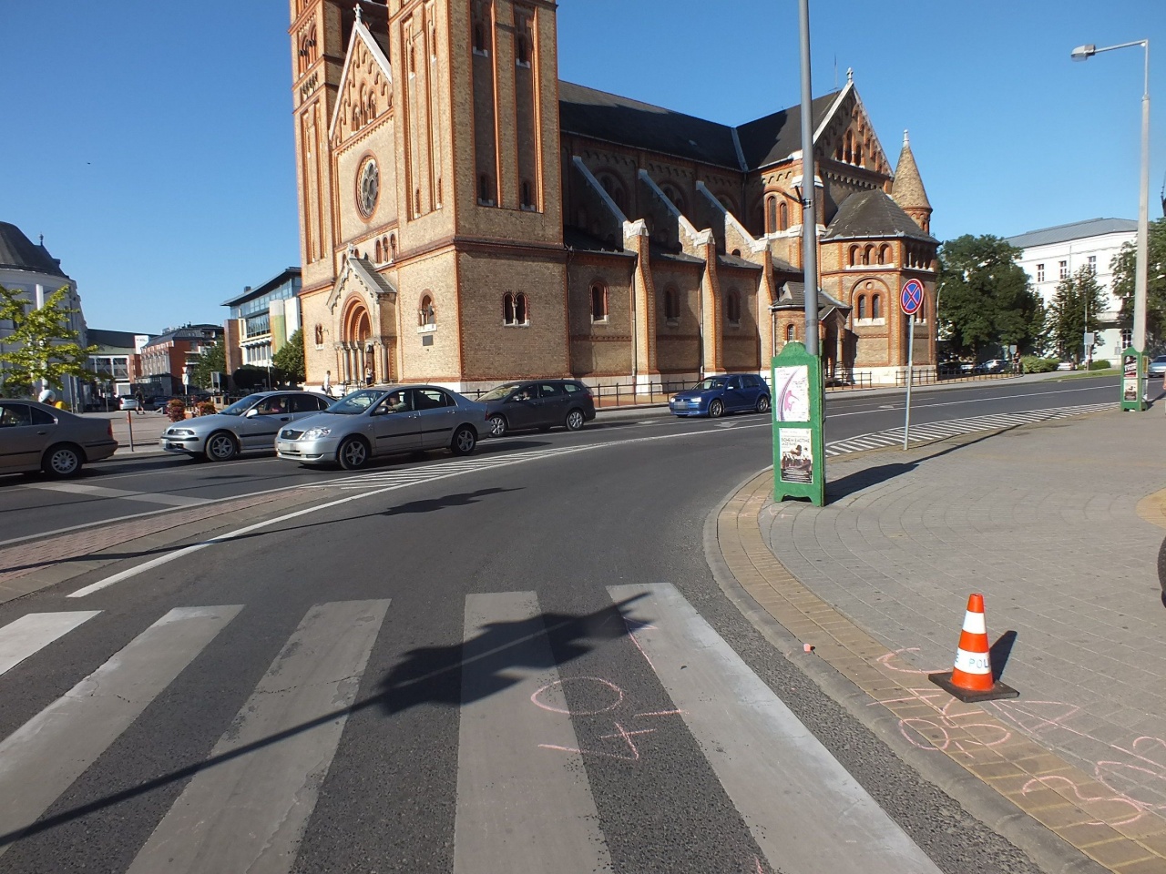 Elsodort egy idős nőt