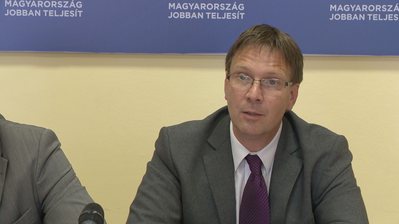 A parlament munkájáról