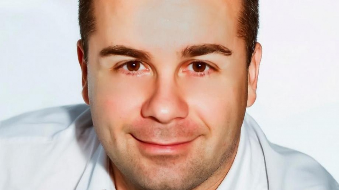 Nemcsak a színészeknek, a focistáknak is drukkol