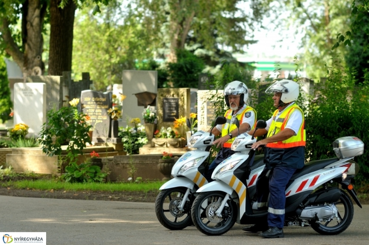Robogós polgárőrök is járőröznek az Északi temetőben