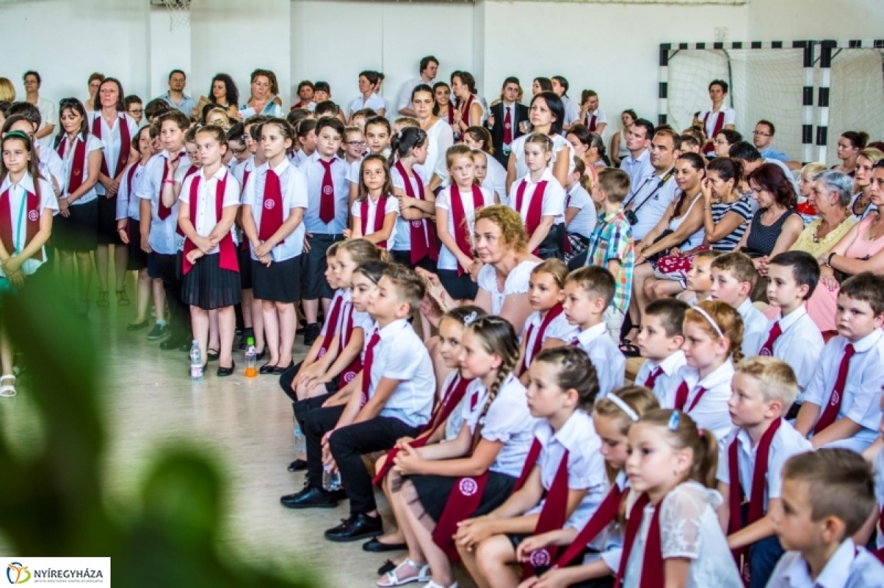 Évzáró a görögkatolikus iskolában