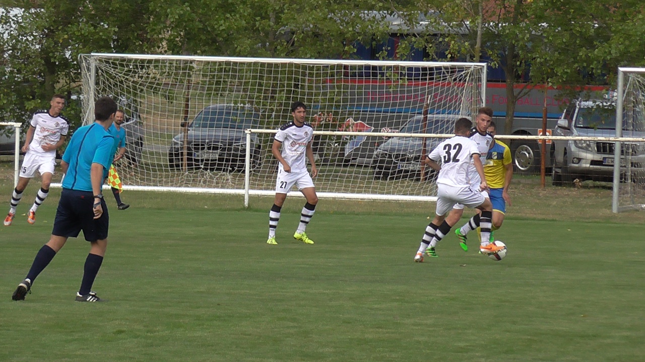 Villám csapott le a Szpari meccsén!