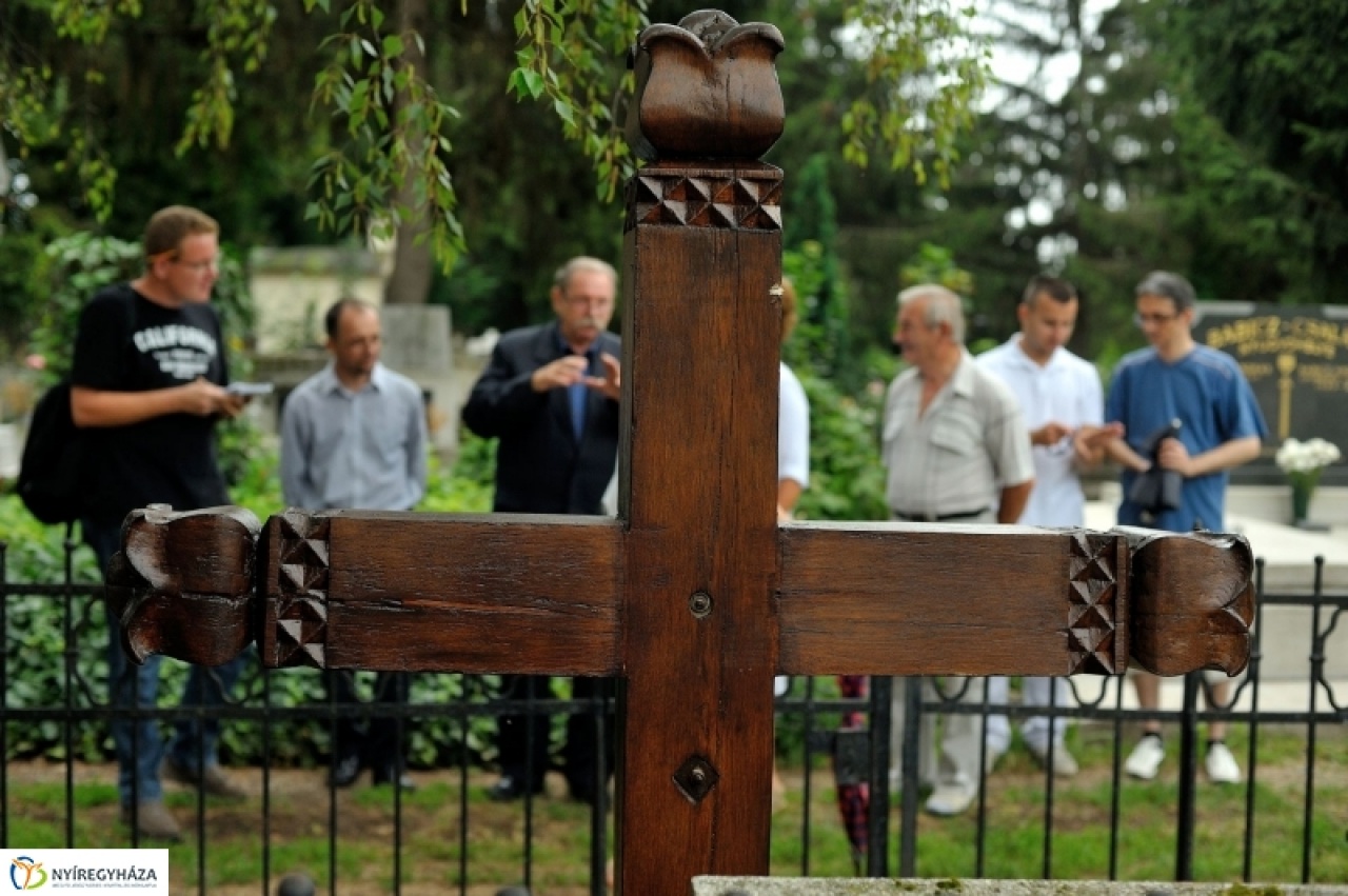 Megújult Jósa András kopjafája