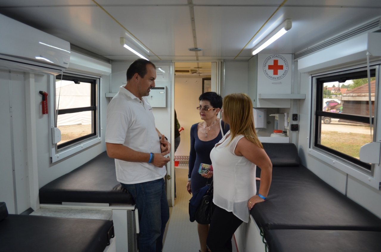 Első helyezés a felsőoktatási véradóversenyen, díjátadó az EFOTT-on