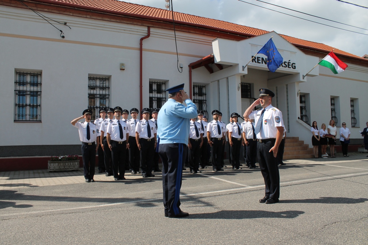 Rendőrőrsavatás: nagyobb állomány, szebb épület