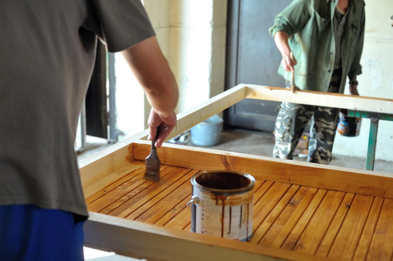 A hajléktalanok hajlékot készítenek a Mikulásnak