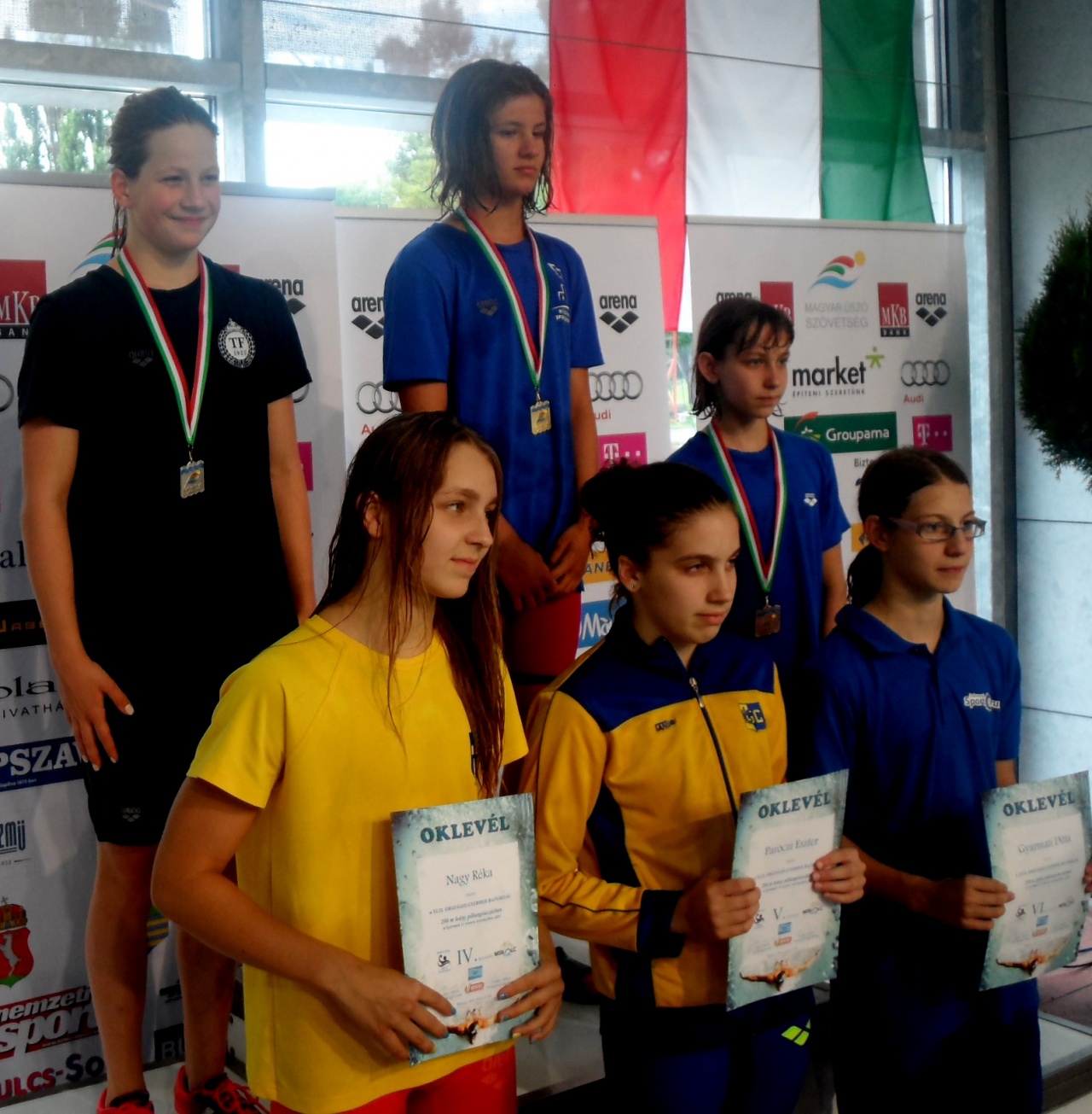 Fehérváron az atléták, Miskolcon az úszók