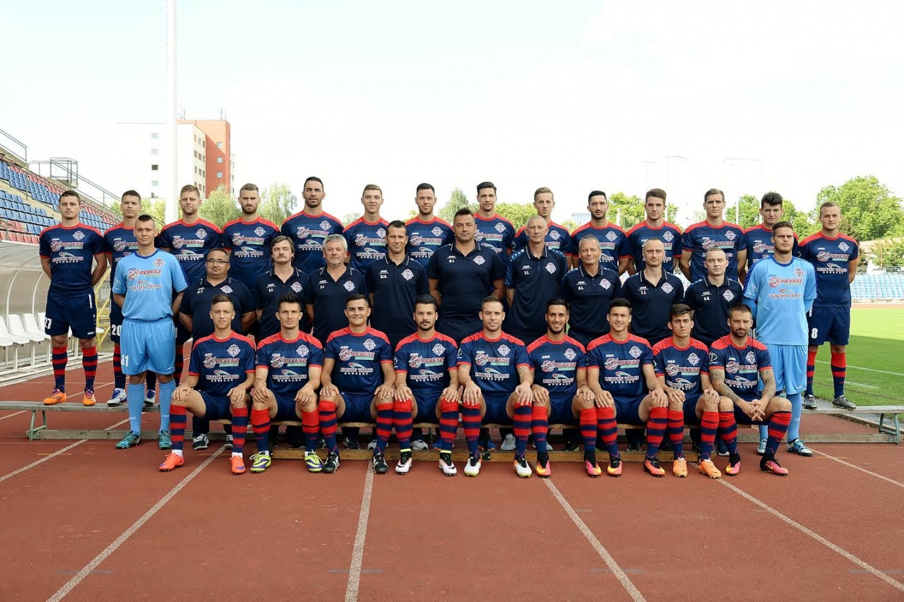 Rangadót játszik a Szpari