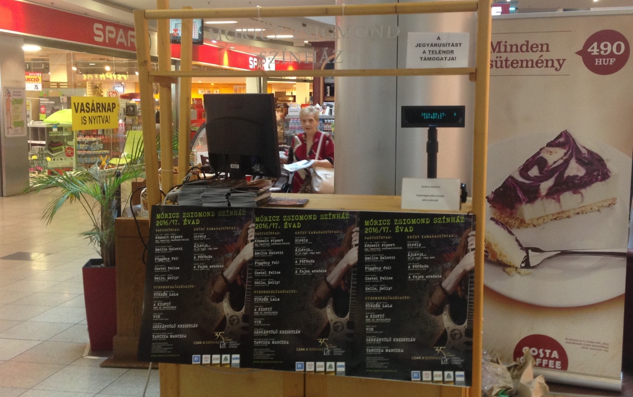 A Korzóban is vár a színház!